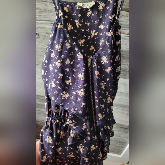 Floral Ruffle Dress - Picture 2 of 3